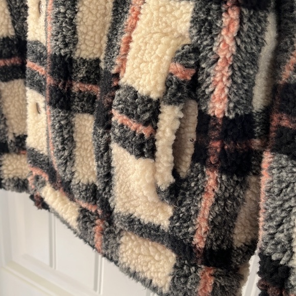 Levi's Plaid Ex-Boyfriend Trucker Jacket - Picture 6 of 7